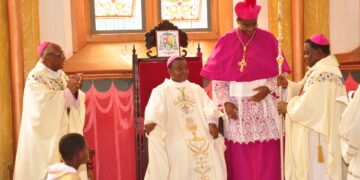 PRISE DE POSSESSION CANONIQUE MGR NICODEME BARRIGAH-BENISSAN INSTALLE ARCHEVEQUE METROPOLITAIN DE LOME