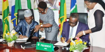 PRODUITS PETROILIERS :   LA BIDC SIGNE DES ACCORDS DE PRET AVEC DEUX  SOCIETES DU MALI