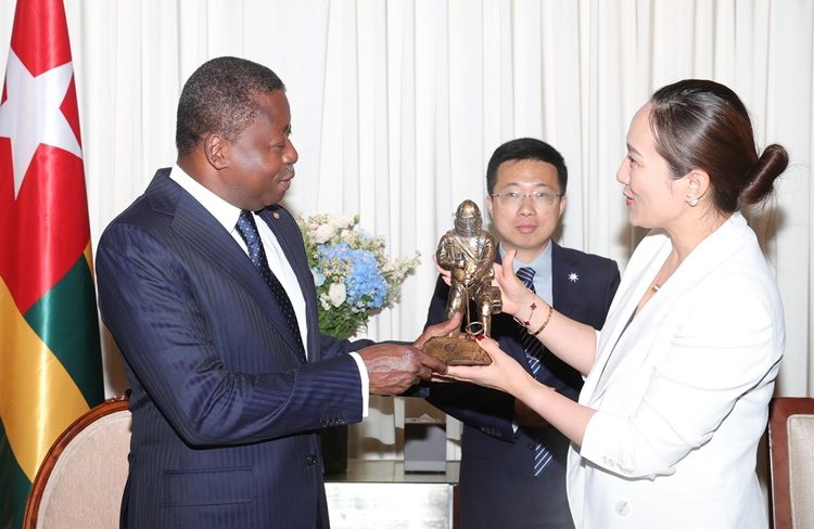 RENFORCEMENT DES PARTENARIATS SINO-TOGOLAIS : LE CHEF DE L’ÉTAT ENGAGE DE NOUVELLES OPPORTUNITES