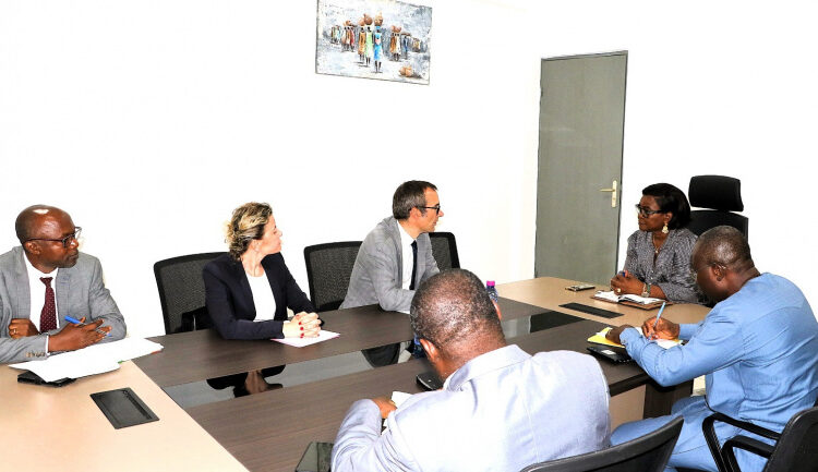 LA PRÉFECTURE D’AGOÈ-NYIVÉ BÉNÉFICIERA BIENTÔT D’UNE CENTRALE SOLAIRE FINANCÉE PAR L’AFD