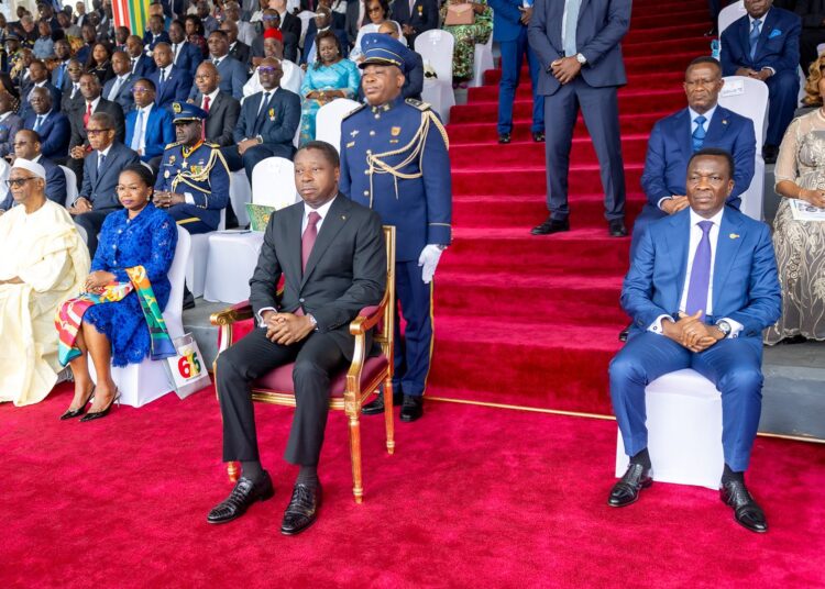 LE TOGO CÉLÈBRE 65 ANS DE SOUVERAINETÉ DANS UNE DÉMONSTRATION D’UNITÉ NATIONALE